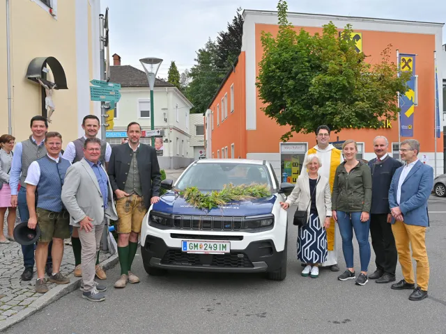 E-Carsharing Vorchdorf Segnung Marktfest 2024 - c Martin Stockhammer